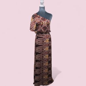 Sabine One-Shoulder Patterned Dress in Brown and Gold